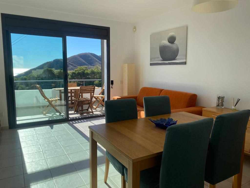 Apartamento con hermosas vistas a la montaña y mar: Apartamento en alquiler en Mojácar, Almería