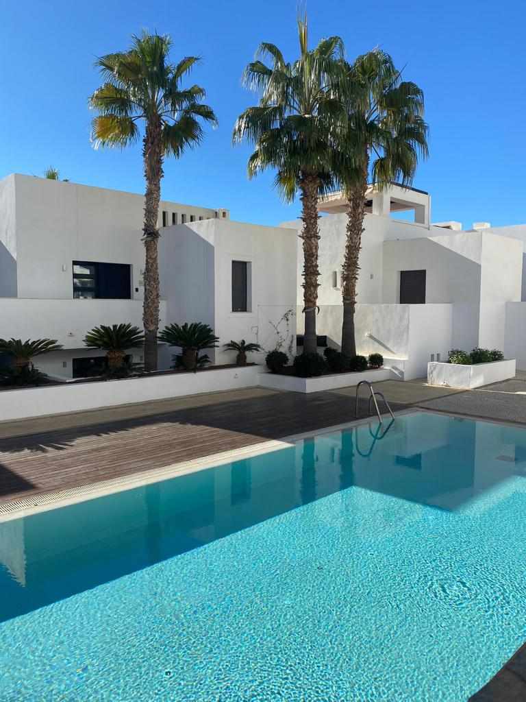 Apartamento con hermosas vistas a la montaña y mar: Apartamento en alquiler en Mojácar, Almería