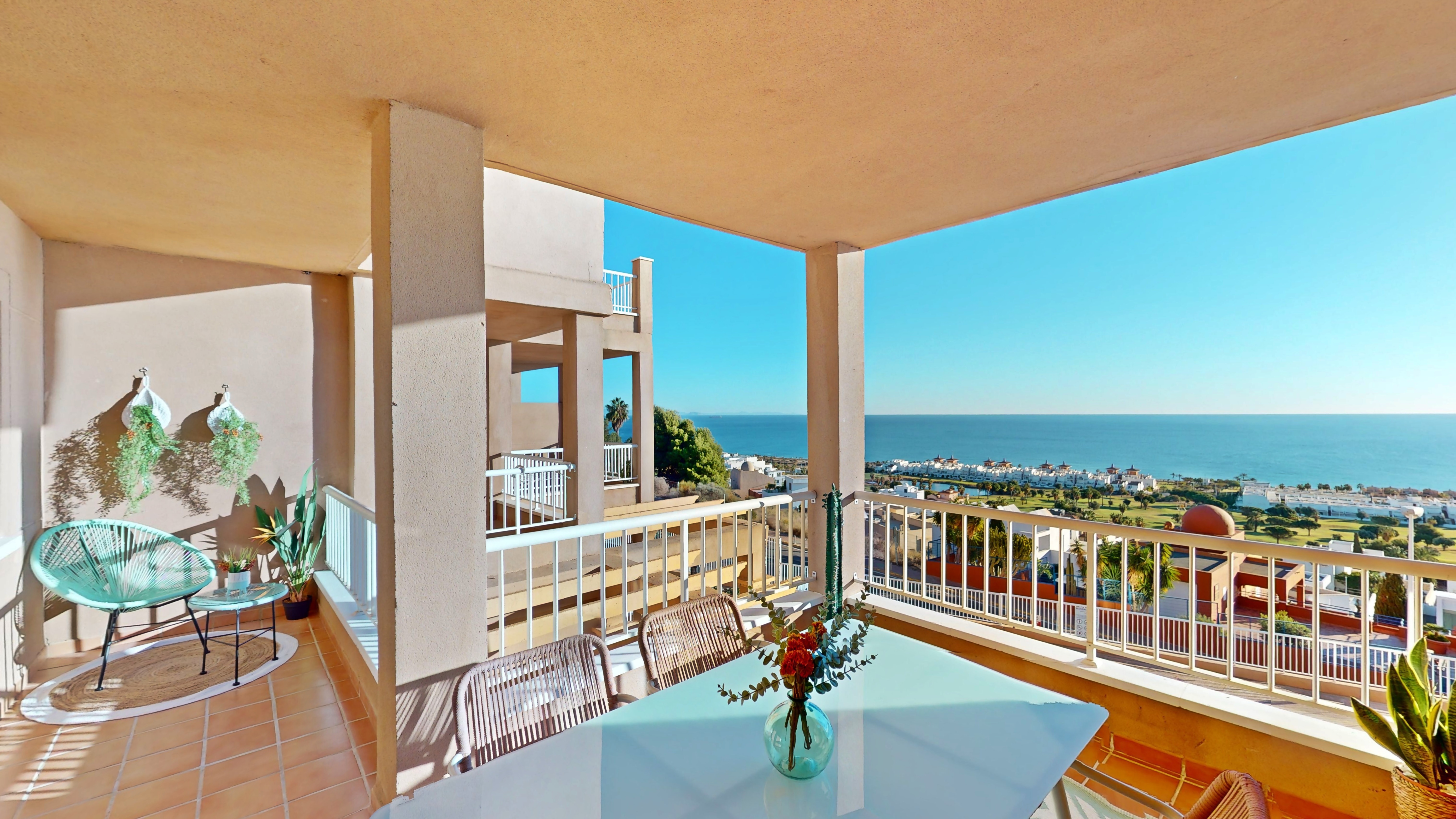 Moderno apartamento  con vistas a la puesta de sol: Apartamento en alquiler en Mojácar, Almería